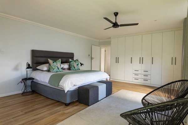 Armoire pour chambre à coucher : pourquoi choisir un modèle en bois ?