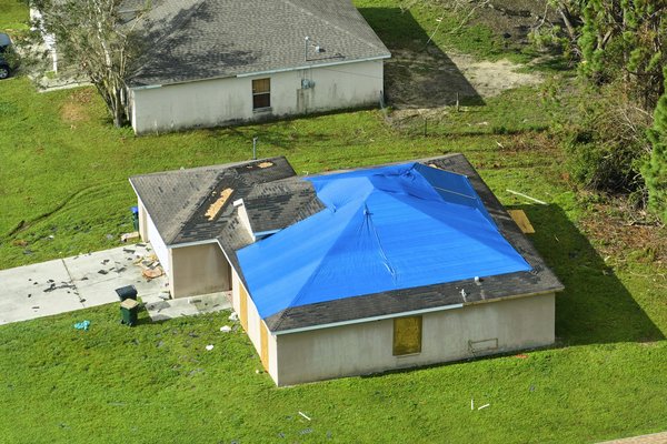 Conseils pour bien choisir la bâche de toiture pour une protection optimale