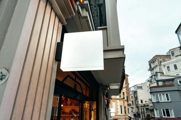 Enseigne magasin : un dispositif indispensable pour votre activité