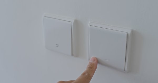 Guide complet pour choisir l'interrupteur adapté à vos besoins